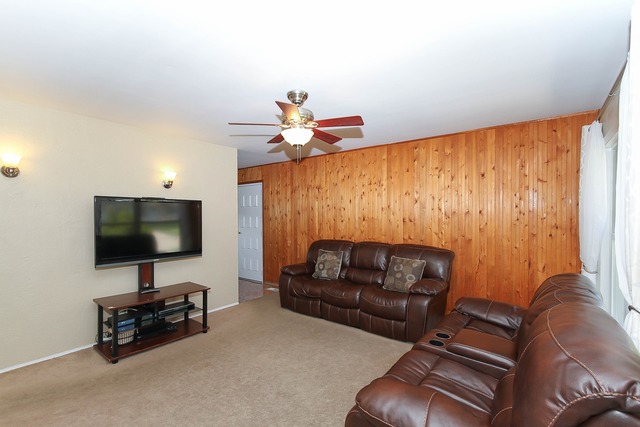407 Audubon Road Streamwood, IL 60107 - Photo 6 of 20