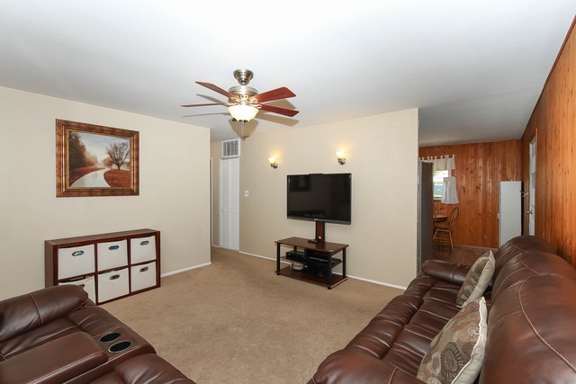 407 Audubon Road Streamwood, IL 60107 - Photo 7 of 20
