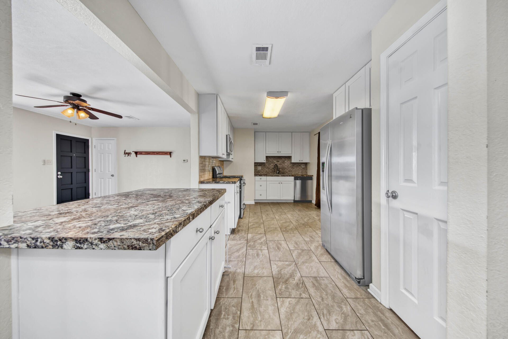 409 Paradise Road Niceville, FL 32578 - Photo 8 of 28 Kitchen