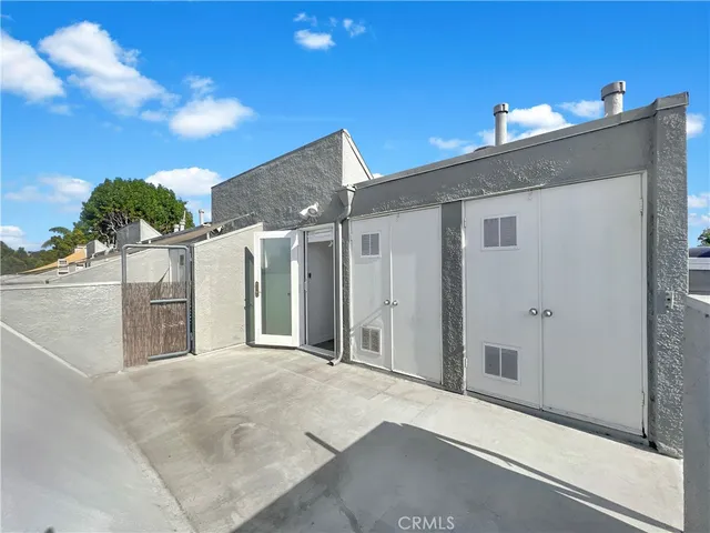 a view of a white house