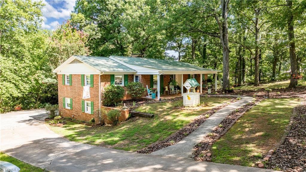 328 Oakgrove Road Asheboro, NC 27205 - Photo 3 of 47 Gallery Image 3