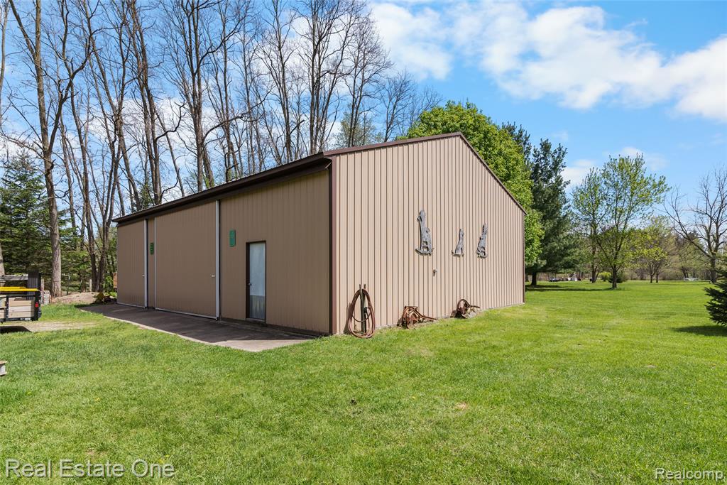9050 Earhart Road South Lyon, MI 48178 - Photo 39 of 55