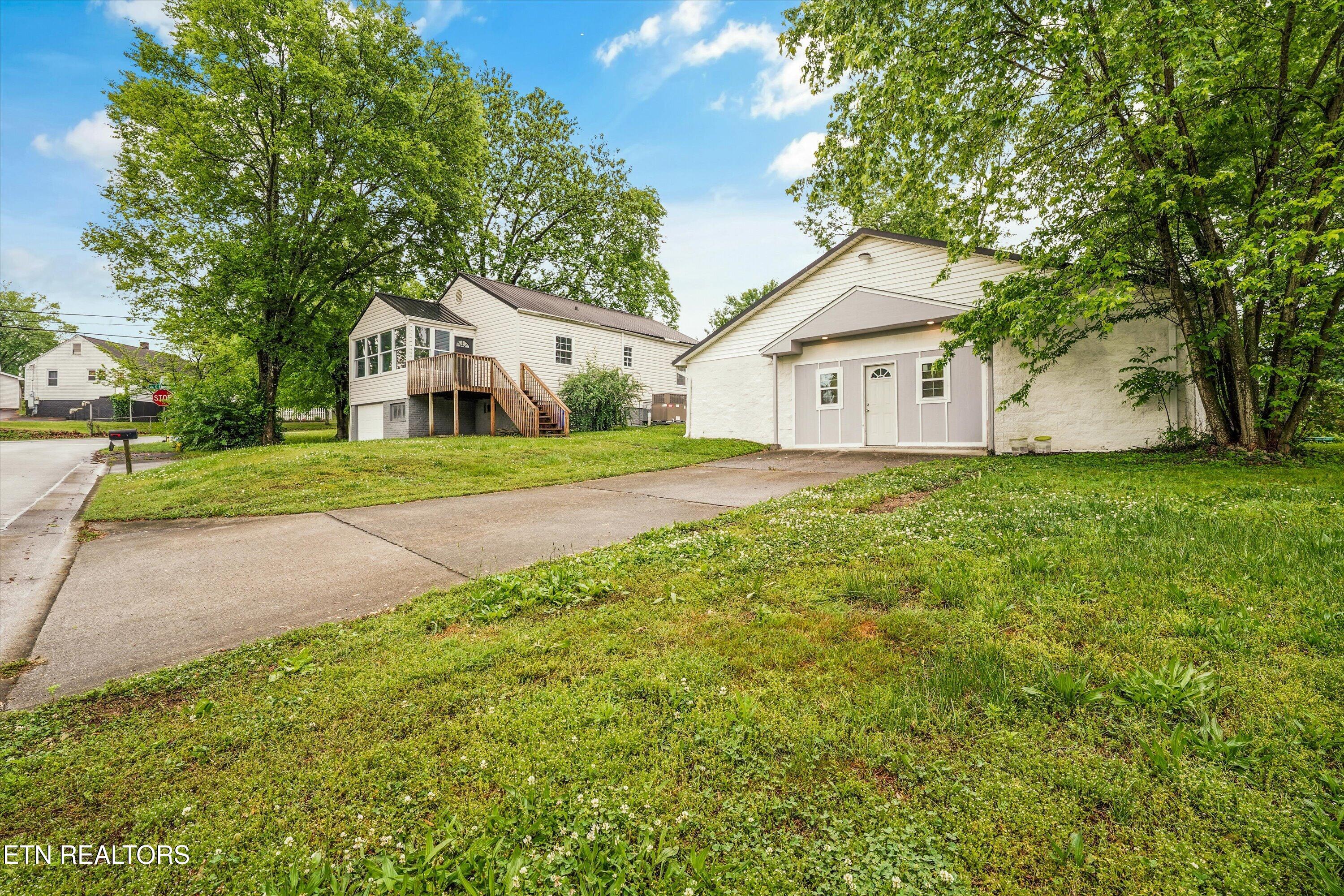 835 East Lincoln Road Alcoa, TN 37701 - Photo 4 of 45 05-835 E Lincoln Rd39