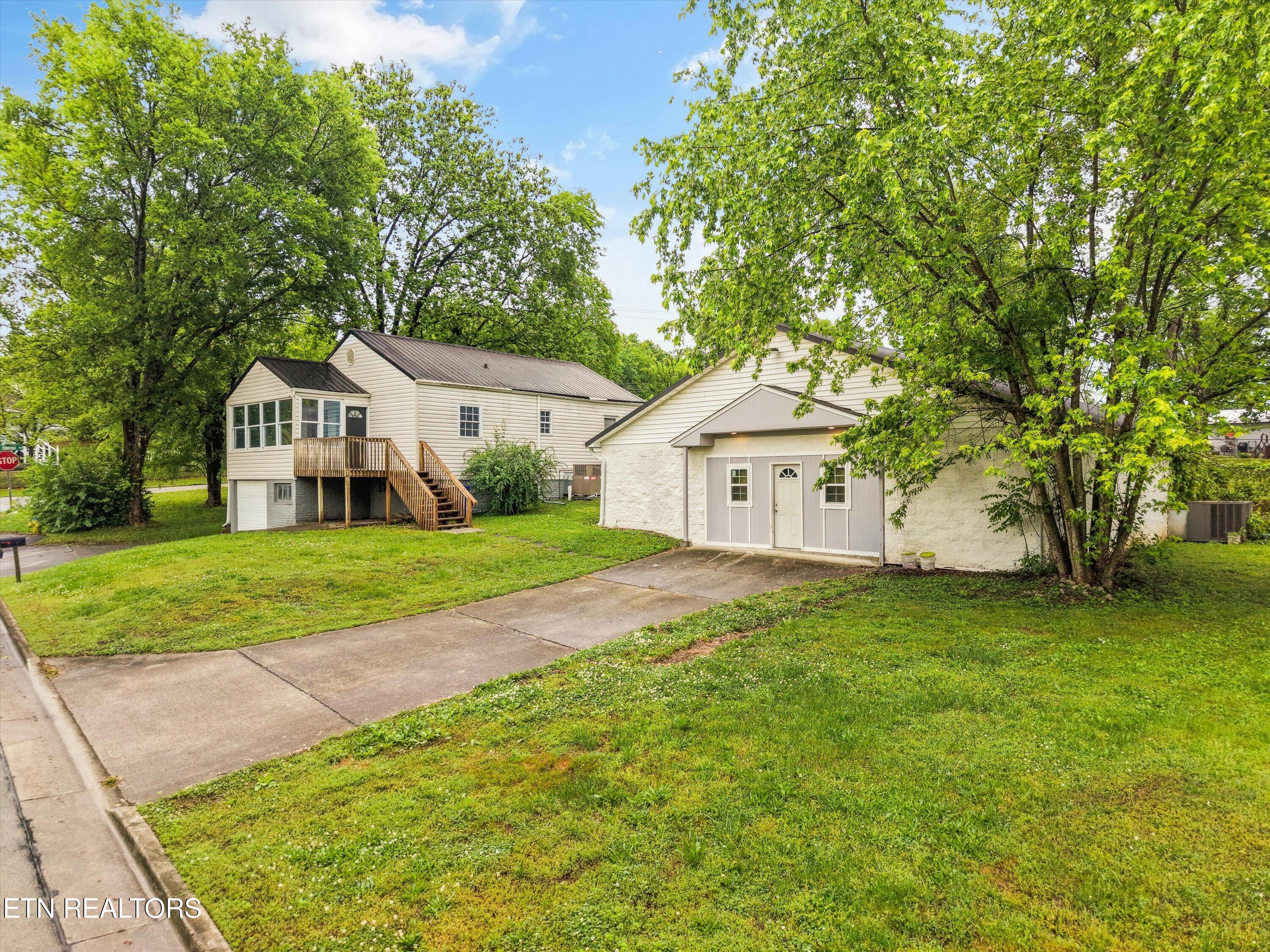 835 East Lincoln Road Alcoa, TN 37701 - Photo 5 of 45 06-835 E Lincoln Rd40