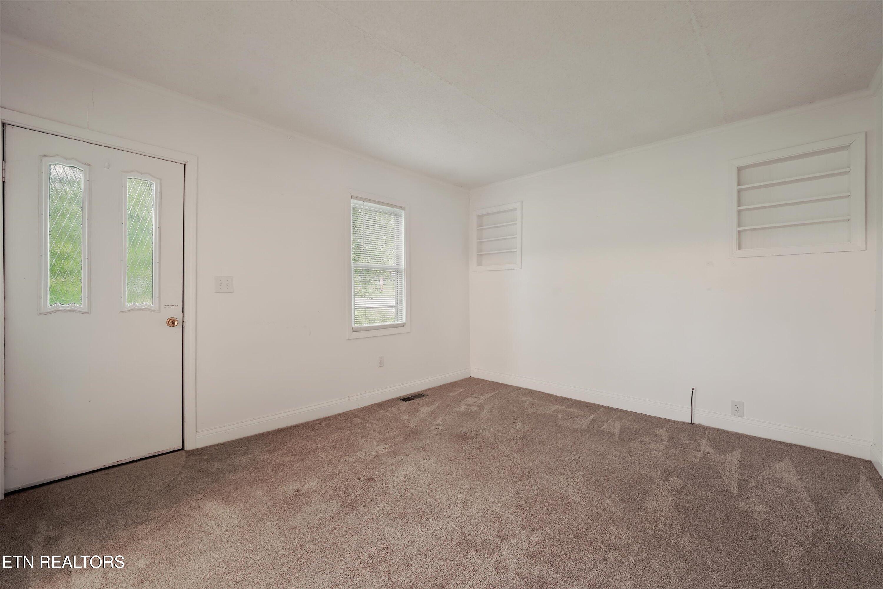835 East Lincoln Road Alcoa, TN 37701 - Photo 7 of 45 08-835 E Lincoln Rd01