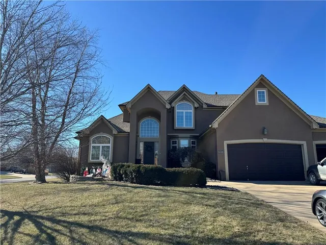 $775,000 | 701 Southwest Admiral Byrd Drive, Lee's Summit, MO 64082