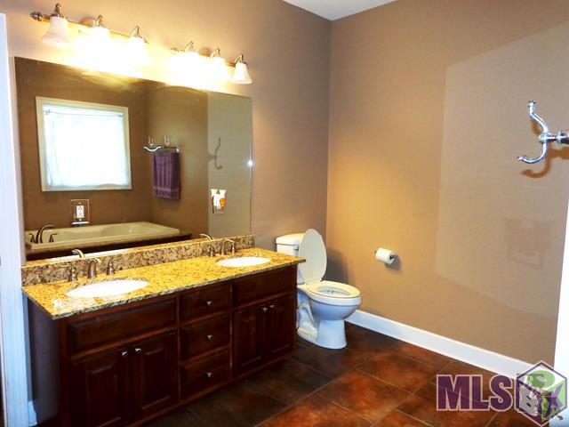 250 Buccaneer Road Gray, LA 70359 - Photo 8 of 17 Master Bath