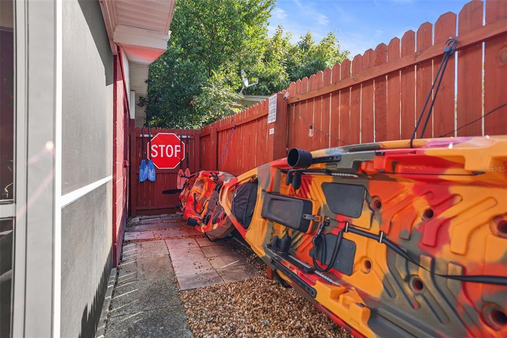 10941 Oakdale Avenue Port Richey, FL 34668 - Photo 41 of 41 Side kayak storage