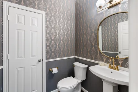 $685,000 | 3503 Urban Woods Trail, Houston, TX 77008