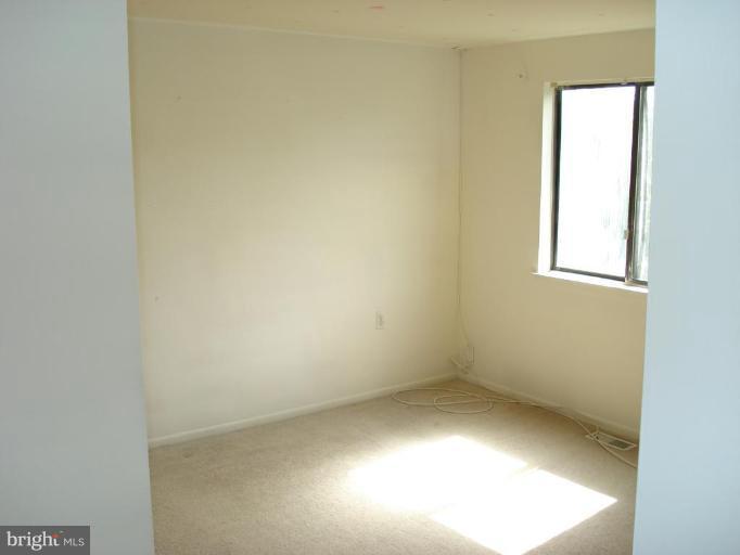 8912 Centerway Road Gaithersburg, MD 20879 - Photo 8 of 11 Bedroom #1