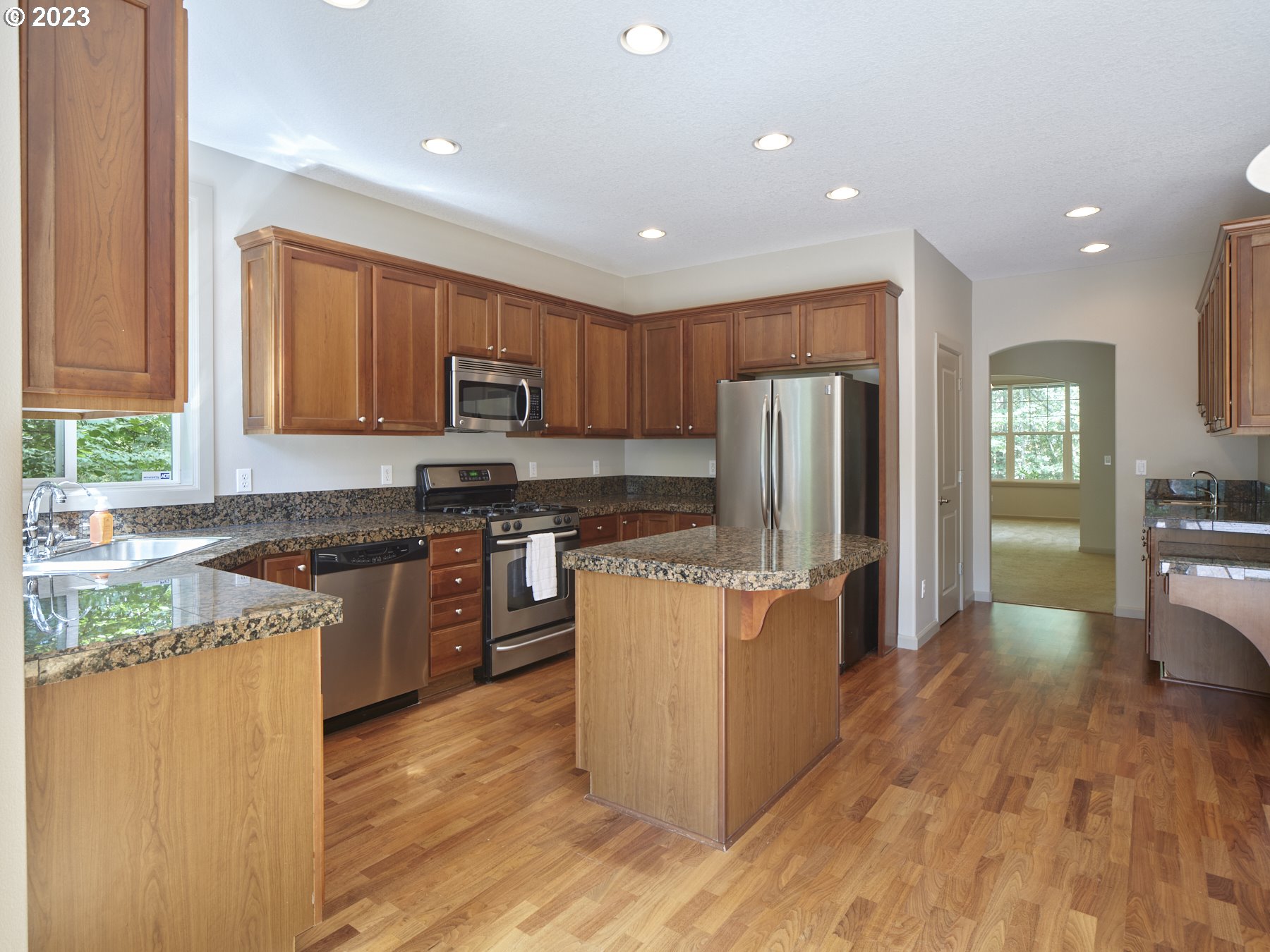 252 Highland Road Washougal, WA 98671 - Photo 8 of 39 Kitchen/Dining Room