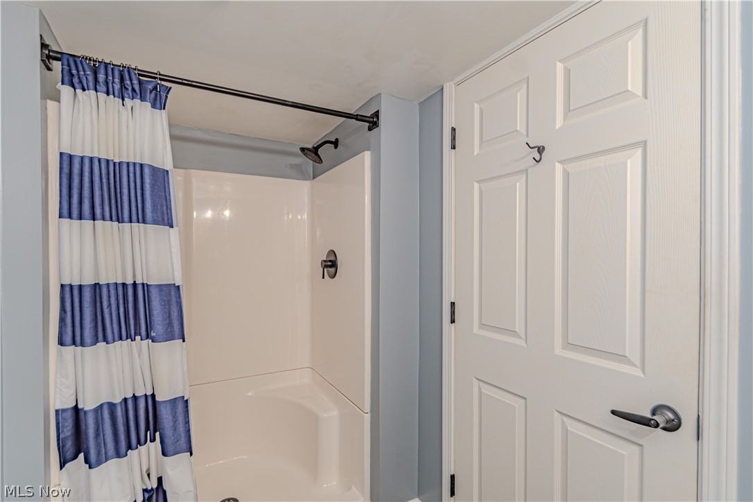 4157 Verona Road Cleveland, OH 44121 - Photo 22 of 26 Full bathroom with a stall shower