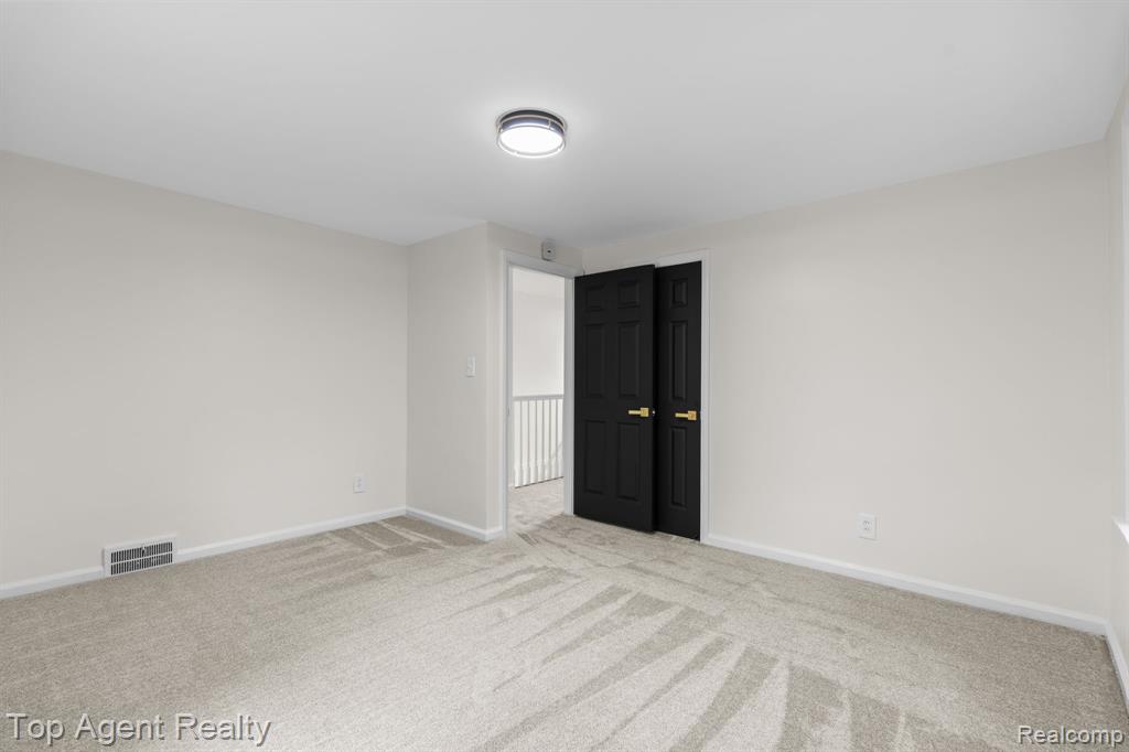 1894 Broadstone Road Grosse Pointe, MI 48236 - Photo 26 of 60