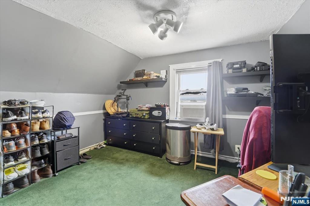 486 Devon Street Kearny, NJ 07032 - Photo 33 of 44 a workspace with furniture