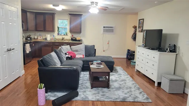 $1,150 | 401 A Willard Street, Houston, TX 77006