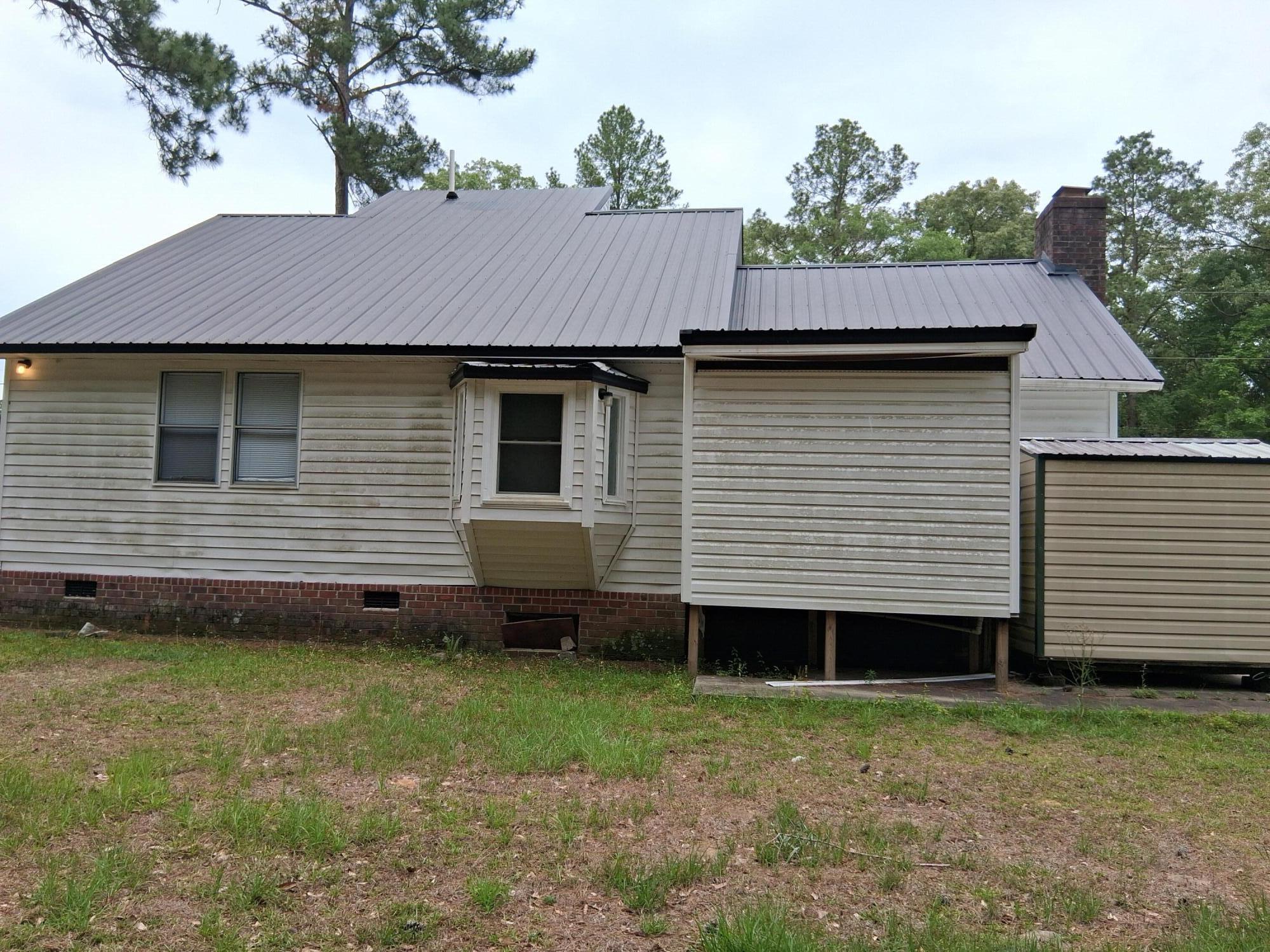 367 Emerald Street Walterboro, SC 29488 - Photo 2 of 12 Emerald back