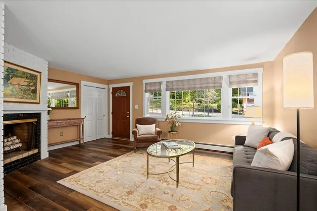 $825,000 | 2 Fairview Drive, Southborough, MA 01772