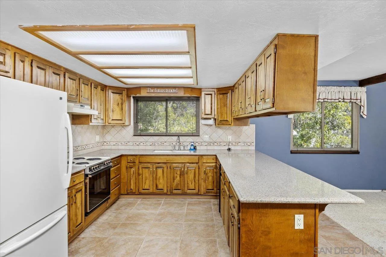 1970 Rohn Road Escondido, CA 92025 - Photo 11 of 47 Gallery Image 11