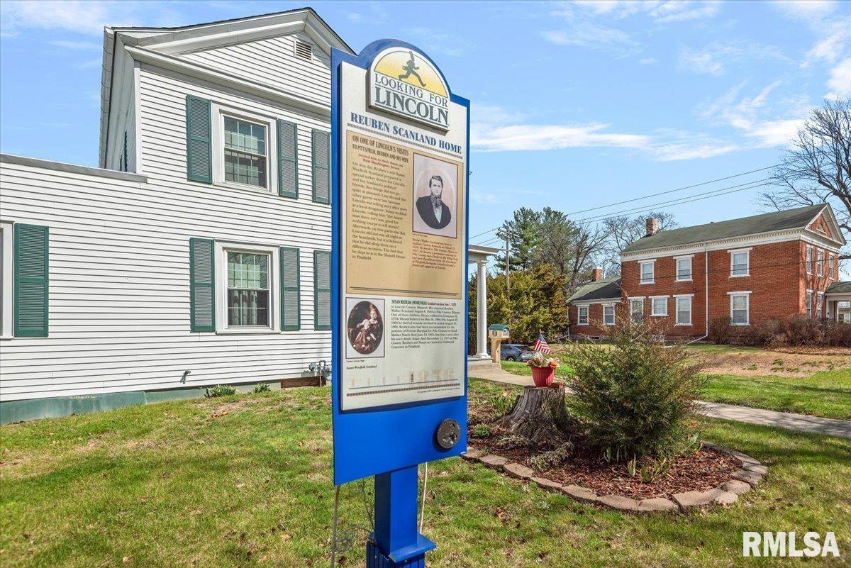 402 West Washington Street Pittsfield, IL 62363 - Photo 2 of 56