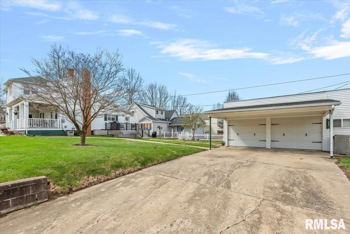 402 West Washington Street Pittsfield, IL 62363 - Photo 5 of 56