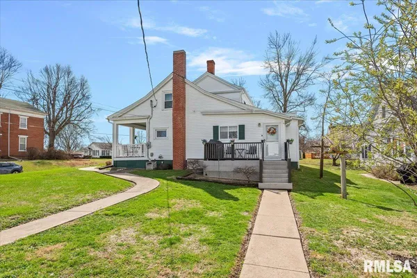 $230,000 | 402 West Washington Street, Pittsfield, IL 62363