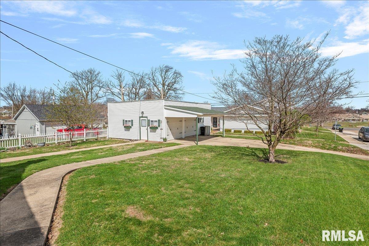 402 West Washington Street Pittsfield, IL 62363 - Photo 10 of 56