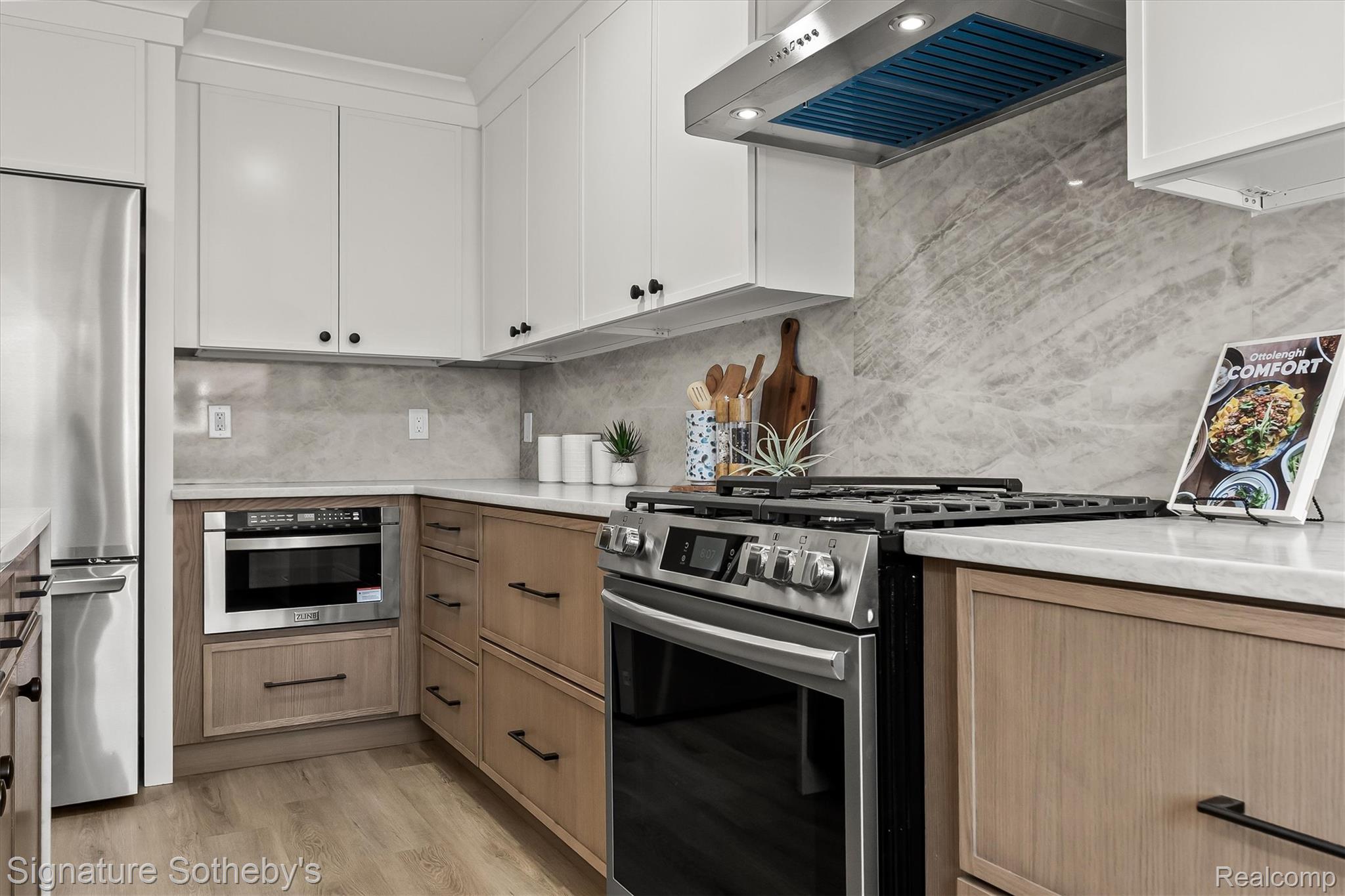 154 South Cranbrook Cross Road Bloomfield Hills, MI 48301 - Photo 9 of 23 16-S Cranbrook-24.jpg