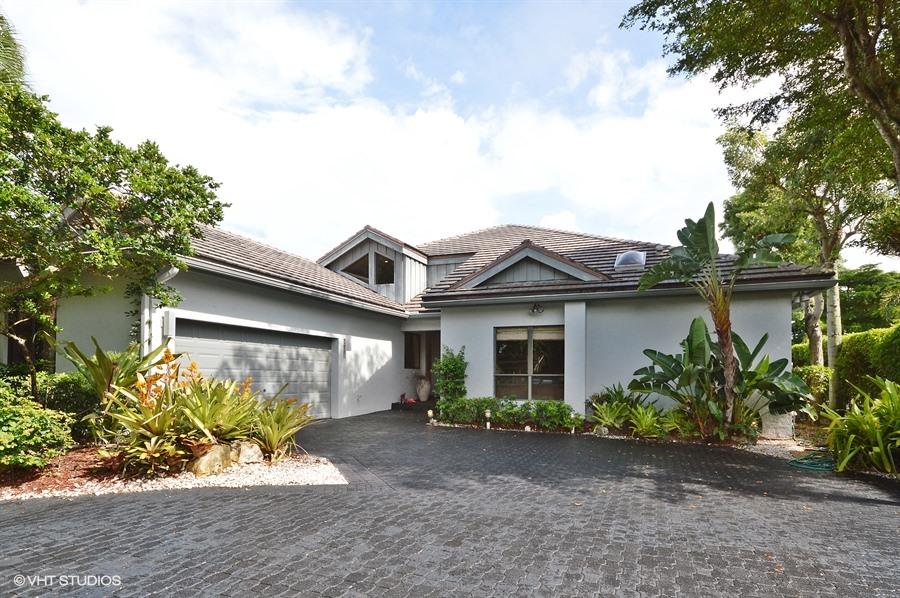 7495 Rexford Road Boca Raton, FL 33434 - Photo 1 of 27 Front