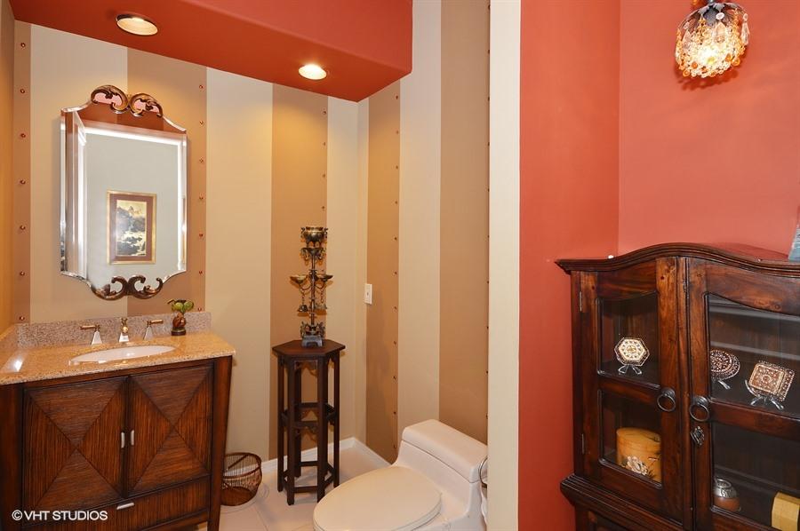 7495 Rexford Road Boca Raton, FL 33434 - Photo 11 of 27 Guest Bath