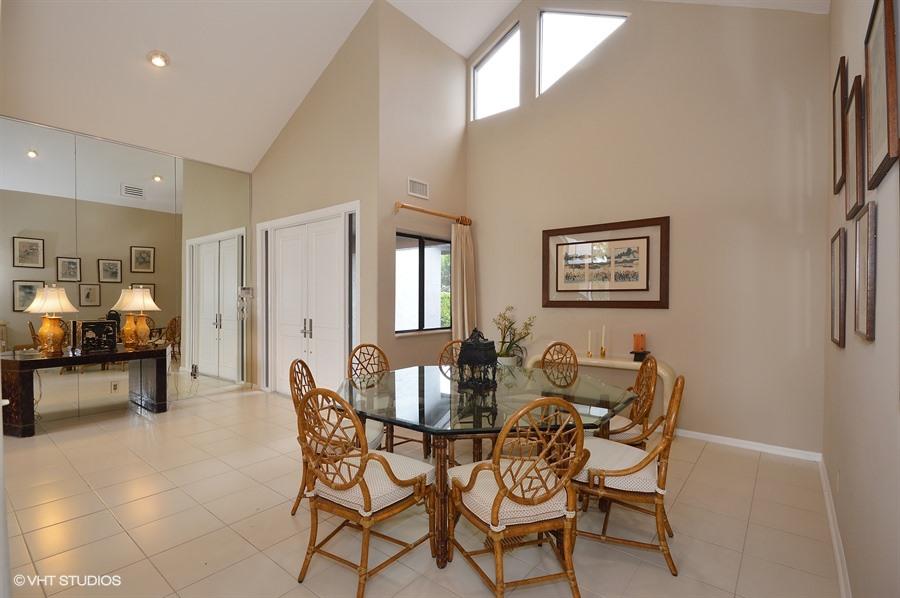 7495 Rexford Road Boca Raton, FL 33434 - Photo 5 of 27 Family Room