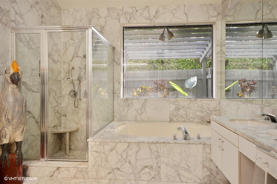 7495 Rexford Road Boca Raton, FL 33434 - Photo 9 of 27 Master Bath