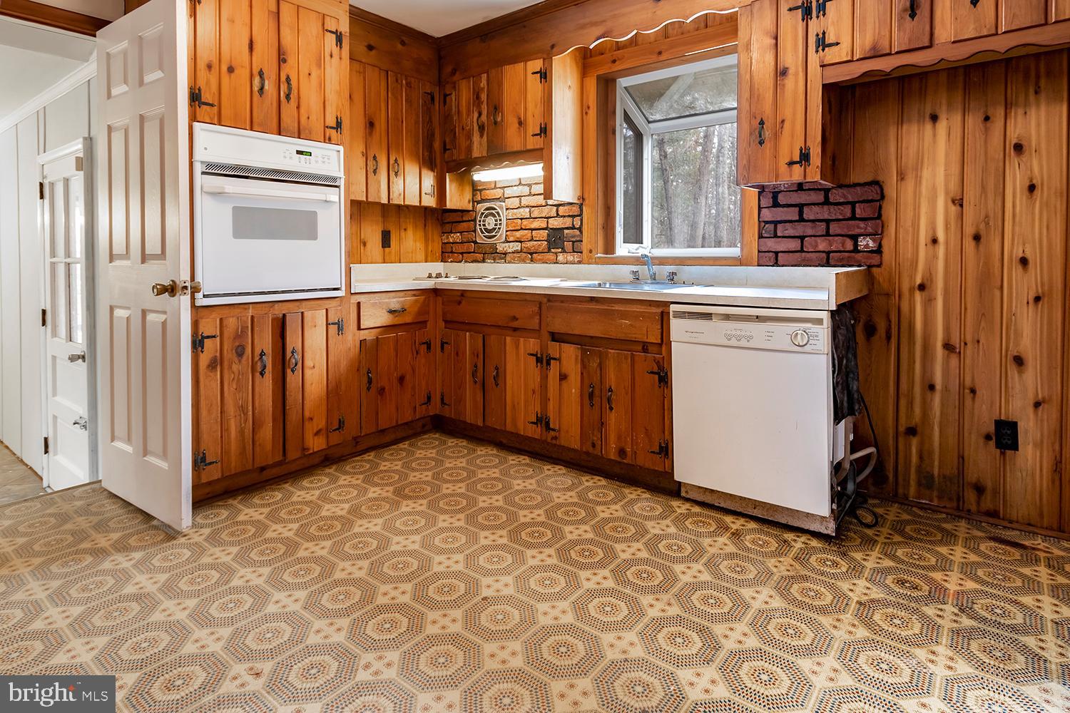 271 Hopewell Road Medford, NJ 08055 - Photo 11 of 27 Kitchen with ample room for a table and chairs