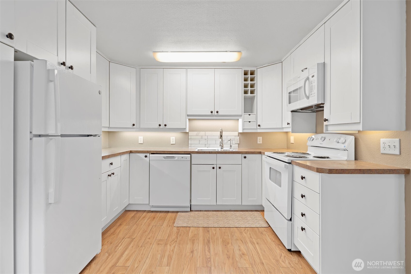 220 Southwest Clark Street, Unit B104 Issaquah, WA 98027 - Photo 7 of 25