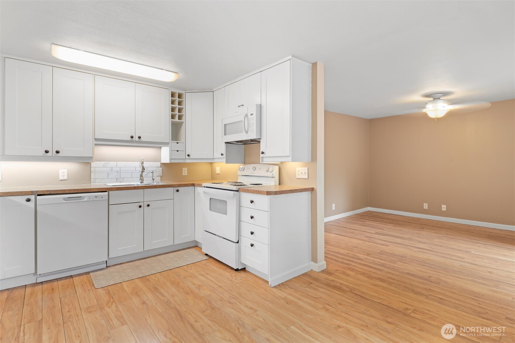 220 Southwest Clark Street, Unit B104 Issaquah, WA 98027 - Photo 8 of 25