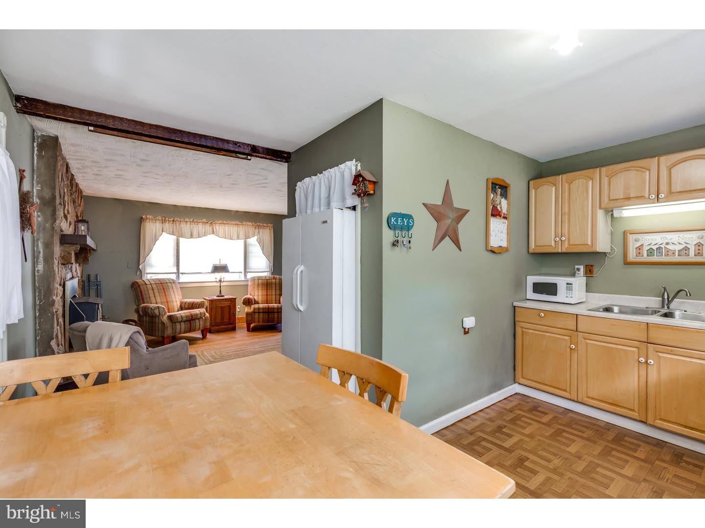 822 Mt Road Burlington, NJ 08016 - Photo 6 of 16 Kitchen