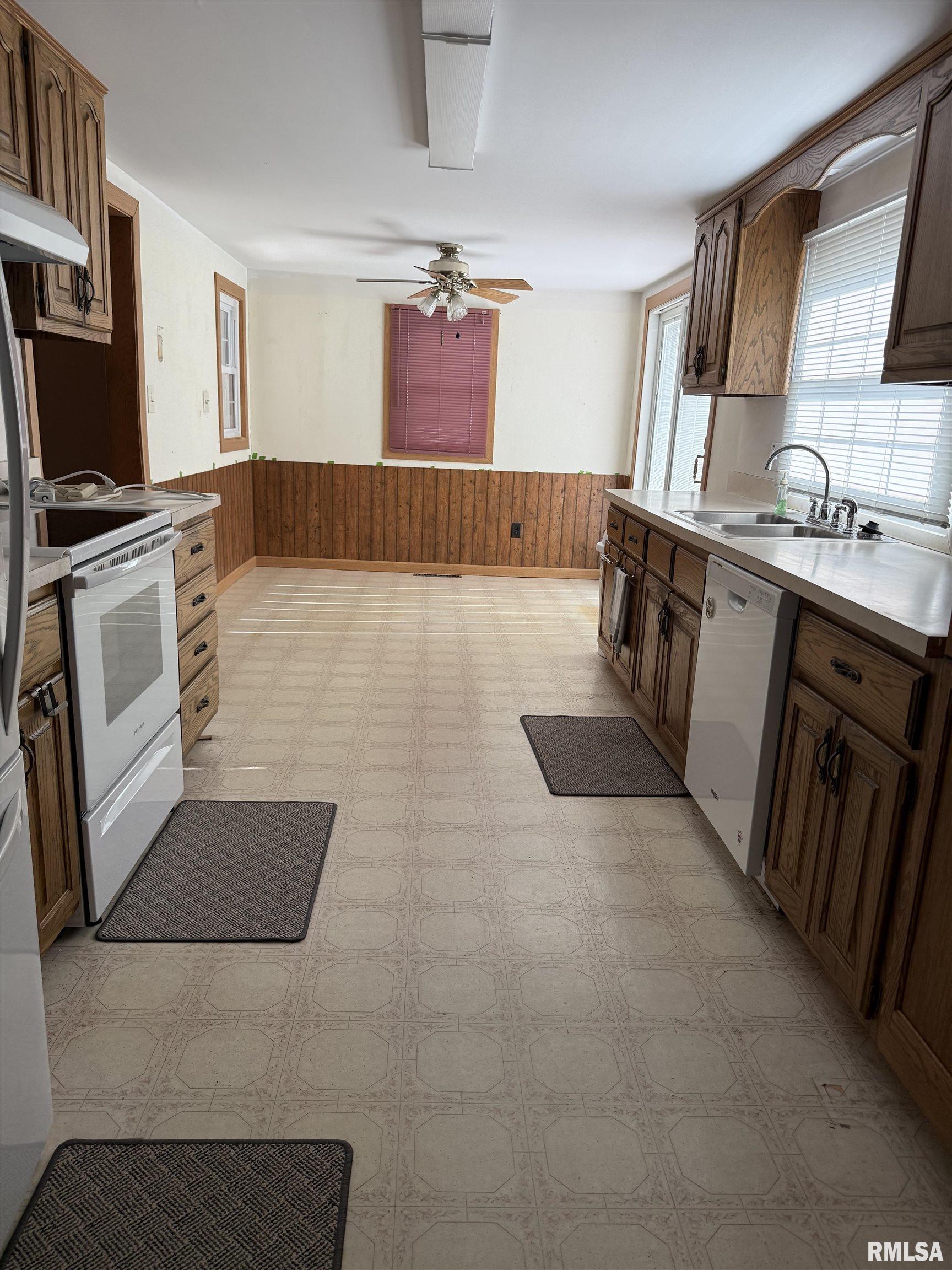 13041 Pittsburg Road Marion, IL 62959 - Photo 9 of 21