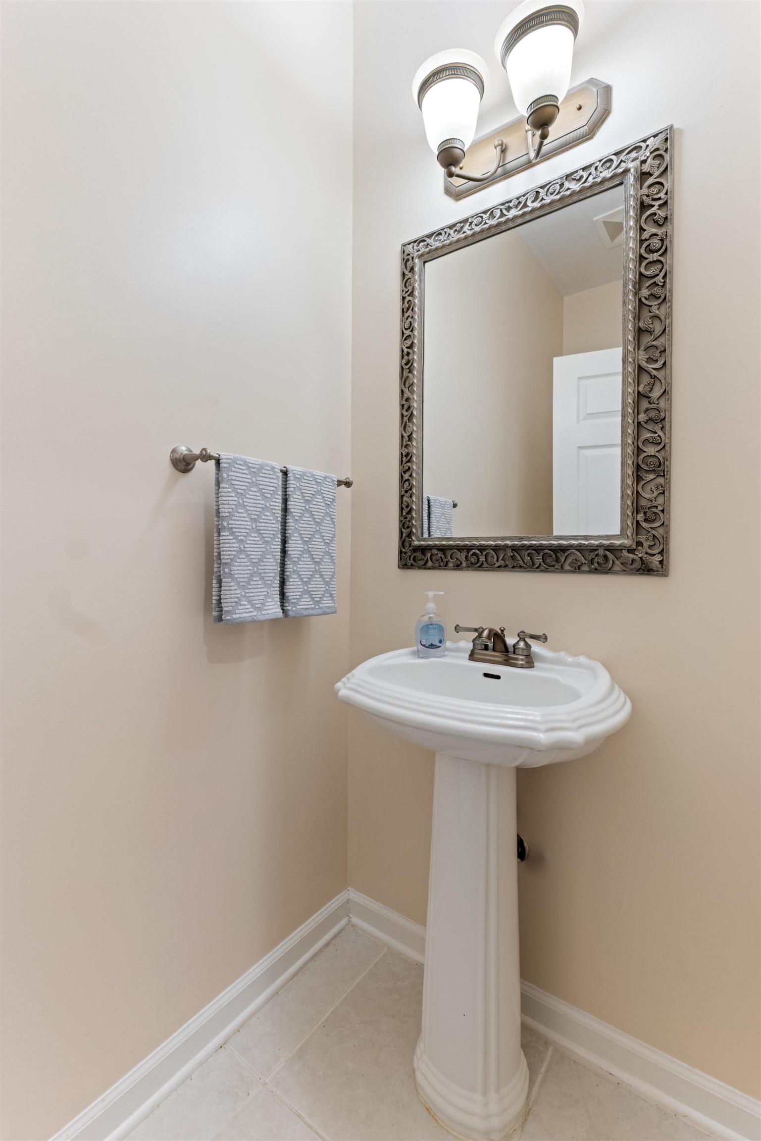 1325 Stone Road, Unit 202 Tallahassee, FL 32303 - Photo 9 of 36