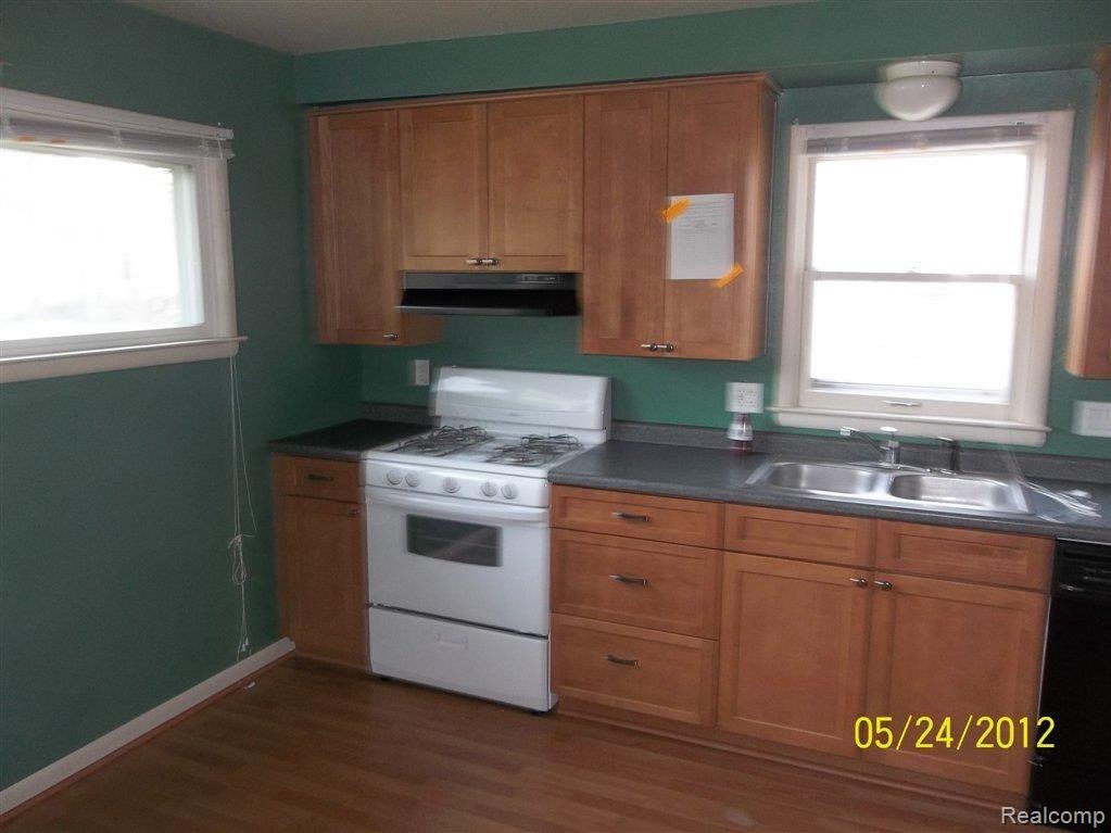 1955 Romeo Street Ferndale, MI 48220 - Photo 3 of 8 100_1860.JPG