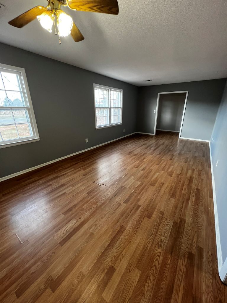 2316 Old Williamston Road Anderson, SC 29621 - Photo 7 of 10 This inviting space features durable flooring and abundant natural light.