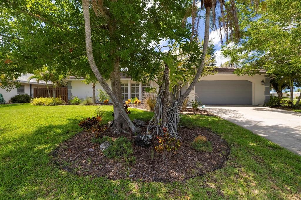 3304 Springmill Circle Sarasota, FL 34239 - Photo 37 of 79 Gallery Image 37