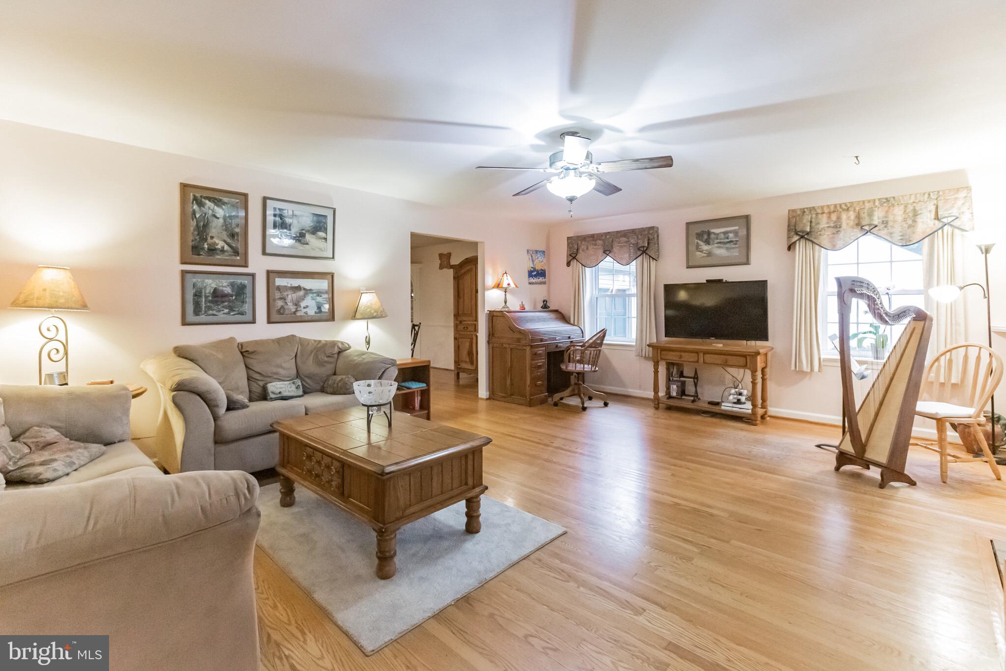 102 Quaint Road Media, PA 19063 - Photo 3 of 21 Living Room