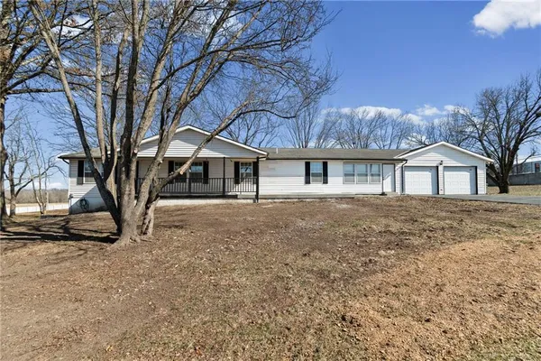$389,900 | 700 Harr-Grove, Peculiar, MO 64078