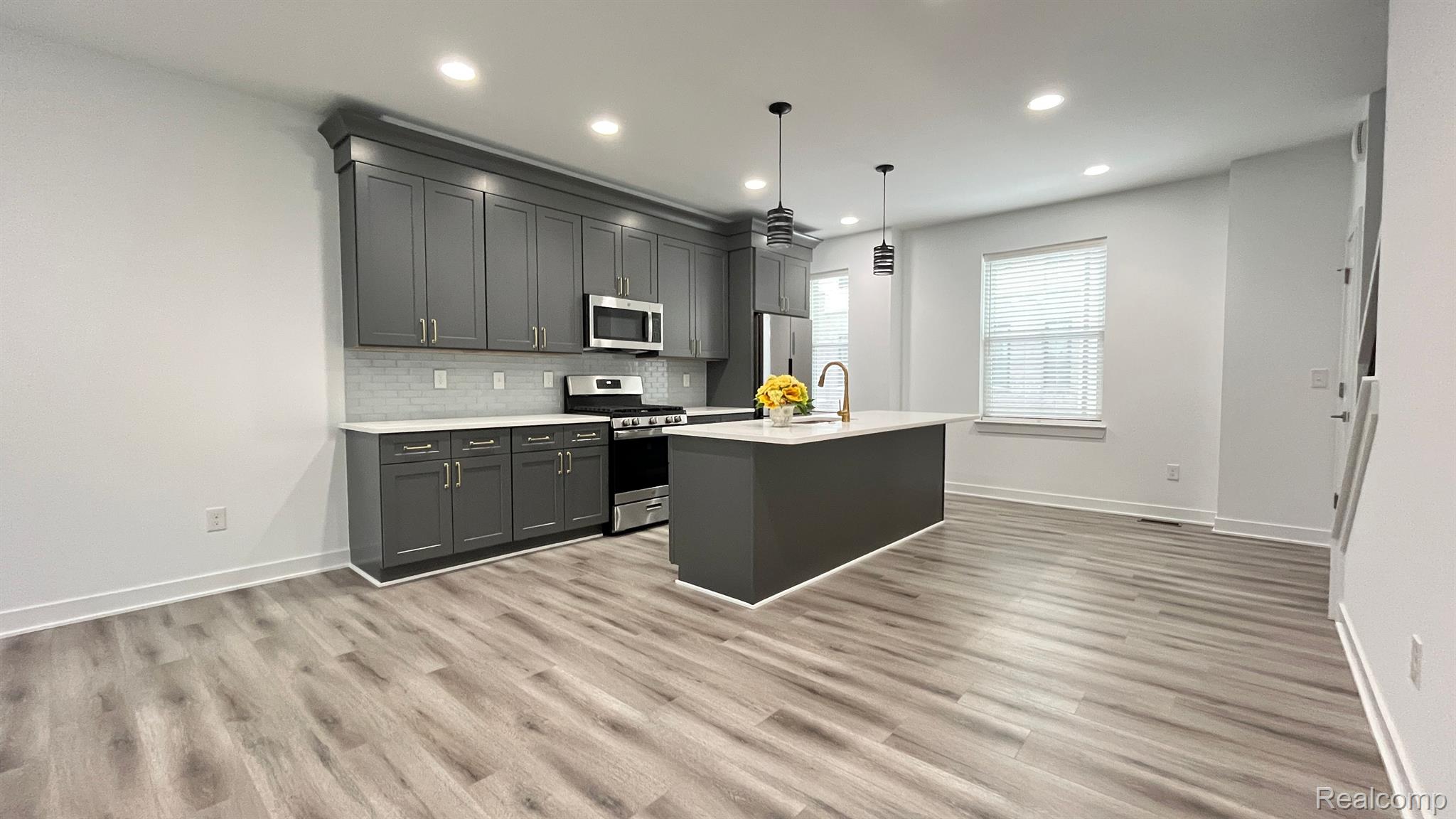 2886 Summers Place Troy, MI 48084 - Photo 10 of 34