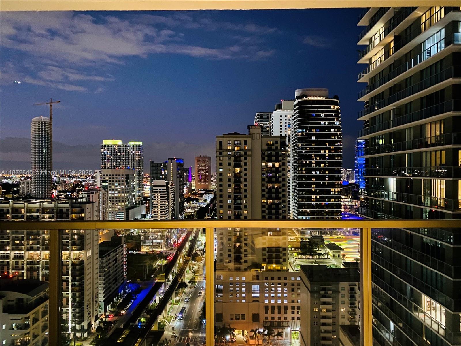 79 Southwest 12th Street, Unit 3211S Miami, FL 33130 - Photo 19 of 32
