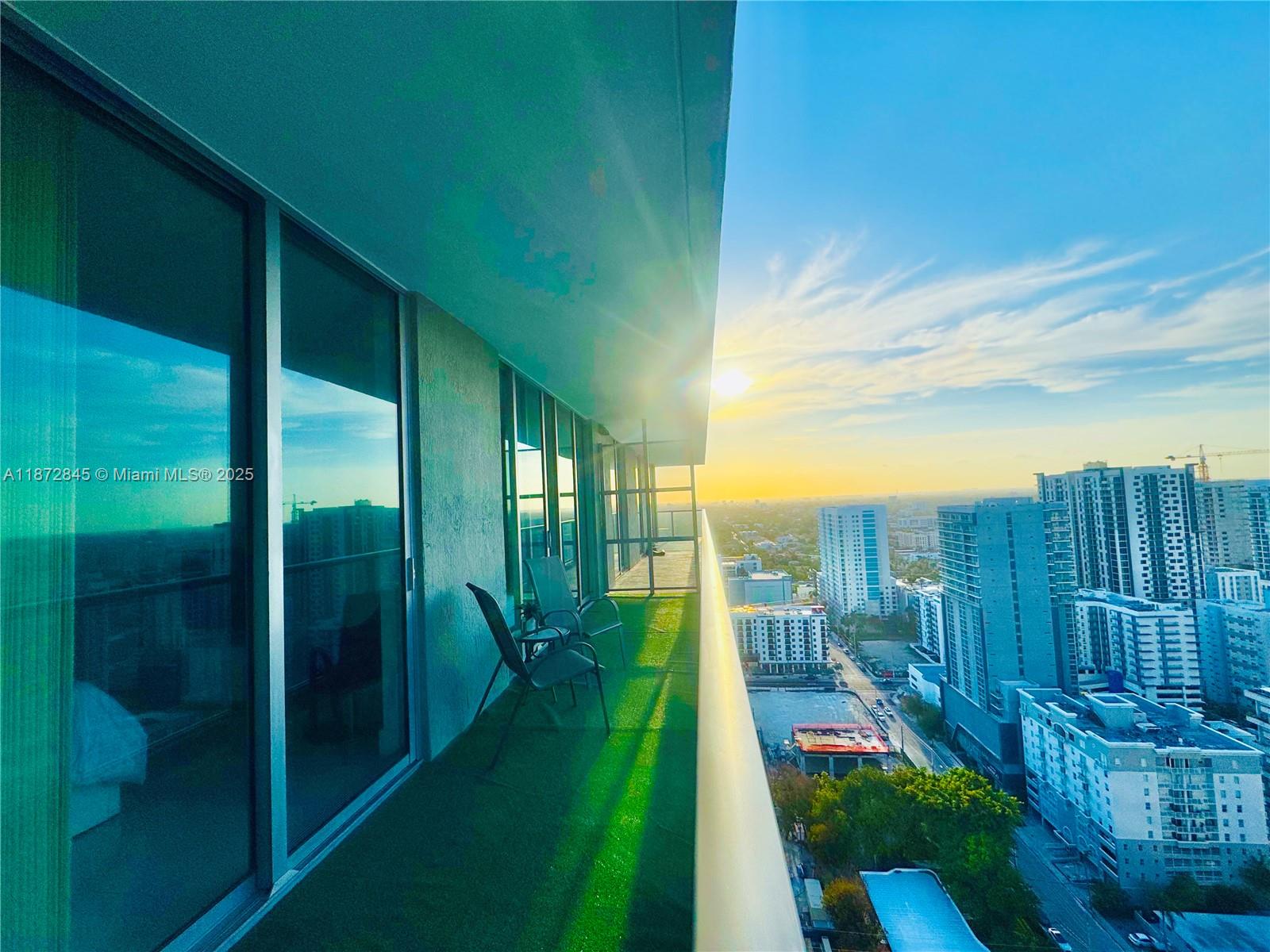 79 Southwest 12th Street, Unit 3211S Miami, FL 33130 - Photo 2 of 32 a view of a balcony