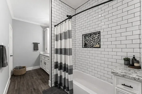 $825,000 | 24611 West Kingscrest Circle, Spring, TX 77389