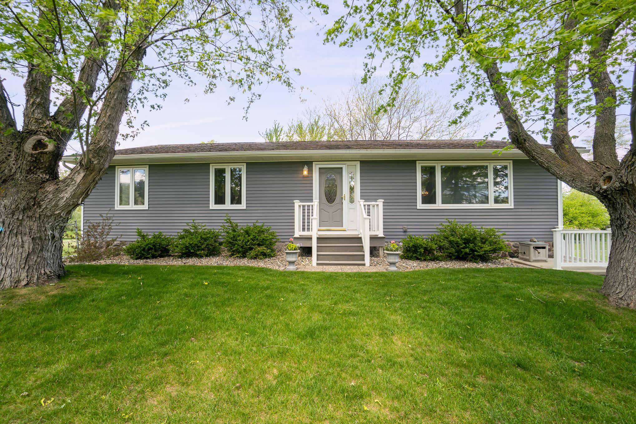 306 West Remus Road Mount Pleasant, MI 48858 - Photo 5 of 25 1900309-4.JPG