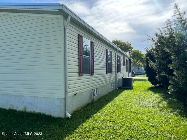 937 Laurel Circle Sebastian, FL 32976 - Photo 22 of 22 a view of a house with backyard and garden