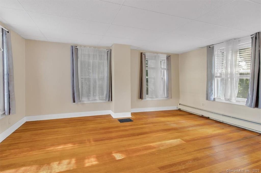 56 Winter Street Manchester, CT 06040 - Photo 21 of 36