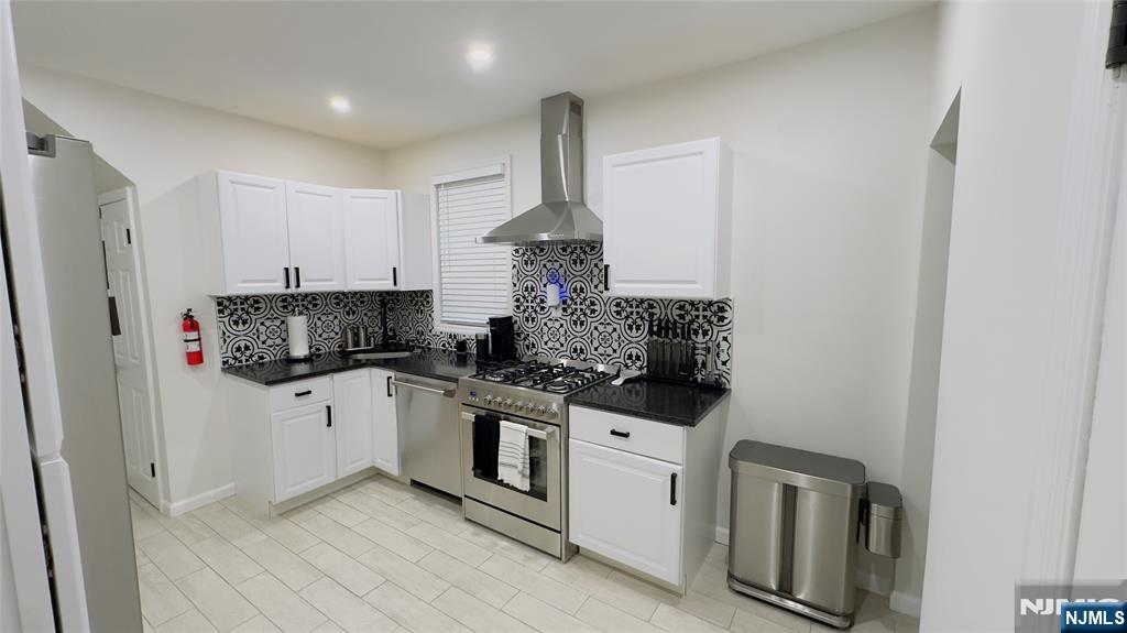392 Lookout Avenue Hackensack, NJ 07601 - Photo 3 of 16